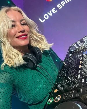 Denise Van Outen content