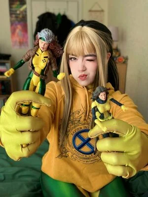 Eeveecosplays content