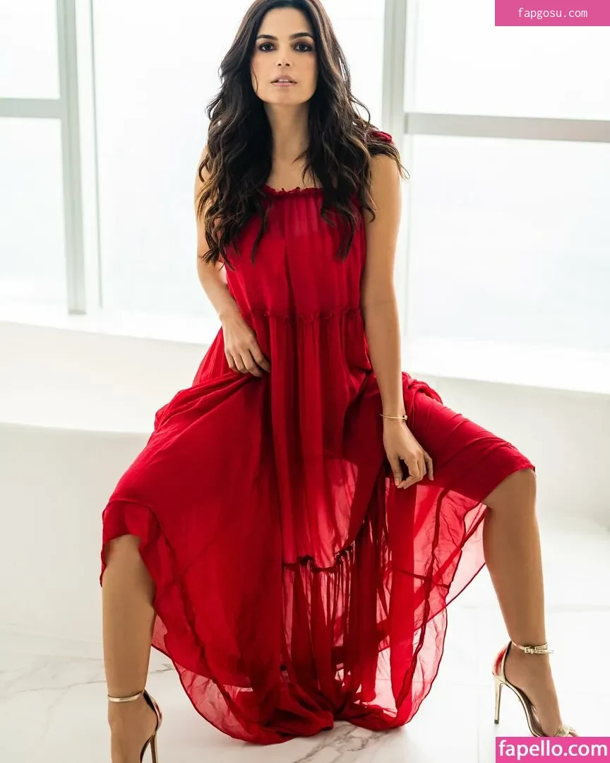 Emanuelle Araújo