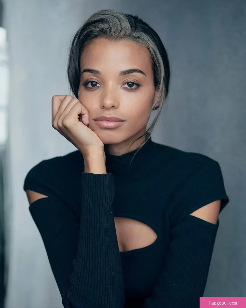 Ella Balinska