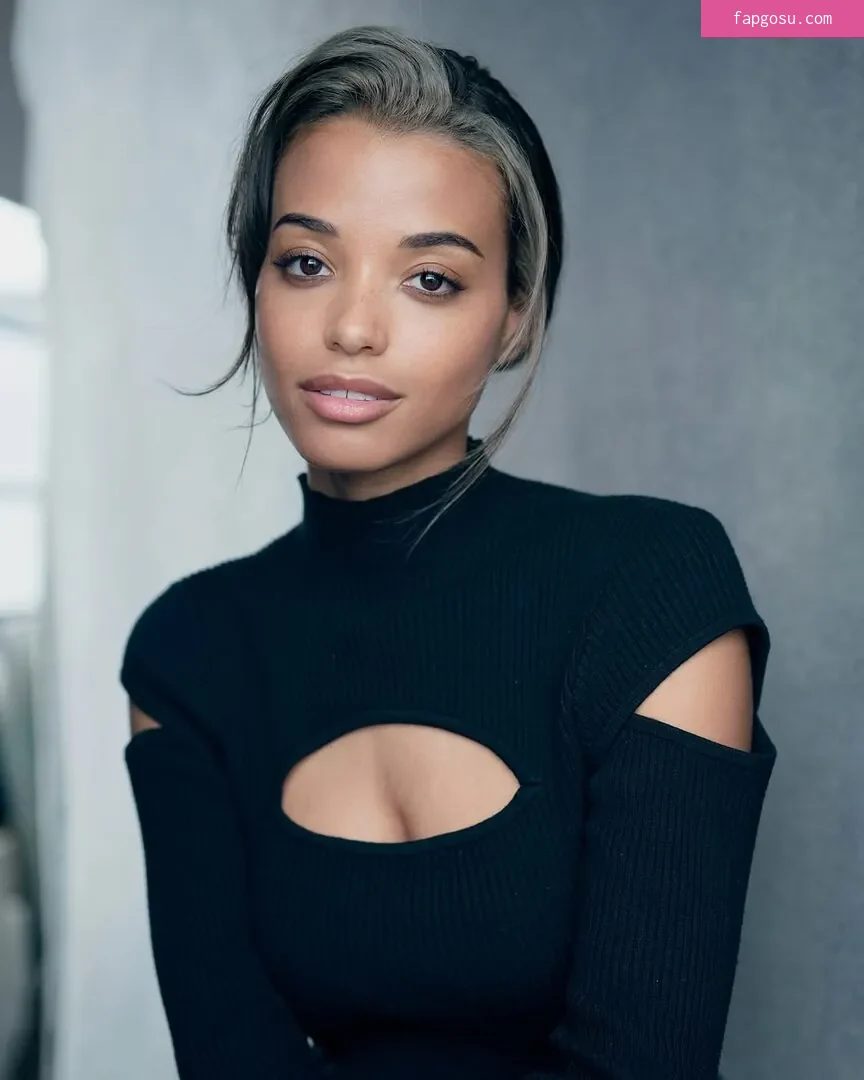 Ella Balinska