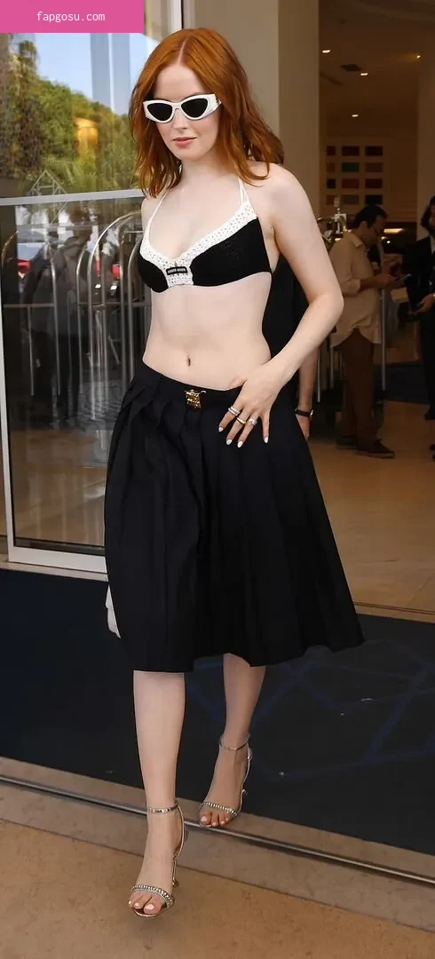 Ellie Bamber