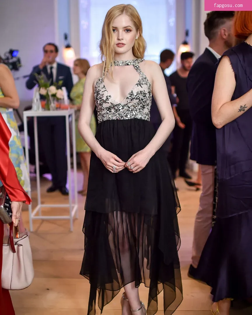 Ellie Bamber