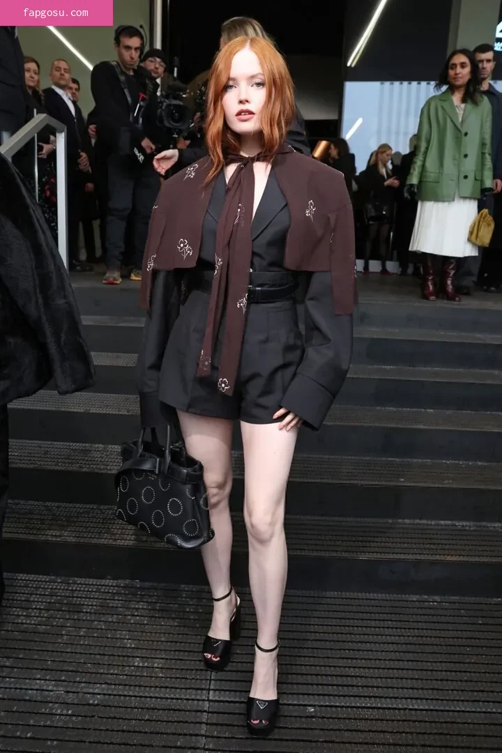 Ellie Bamber