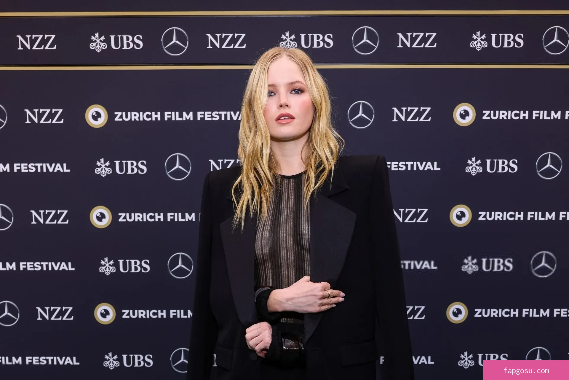 Ellie Bamber