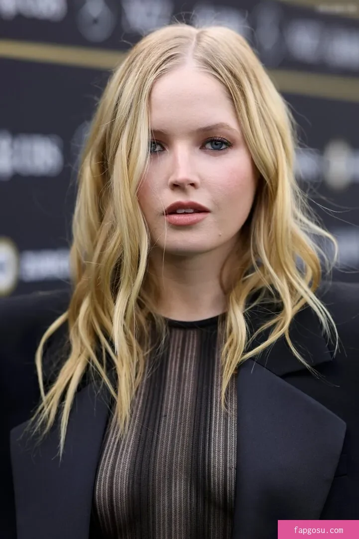 Ellie Bamber