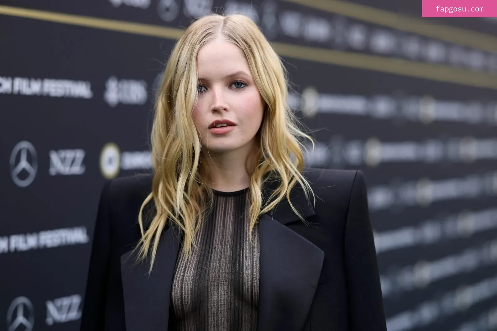 Ellie Bamber