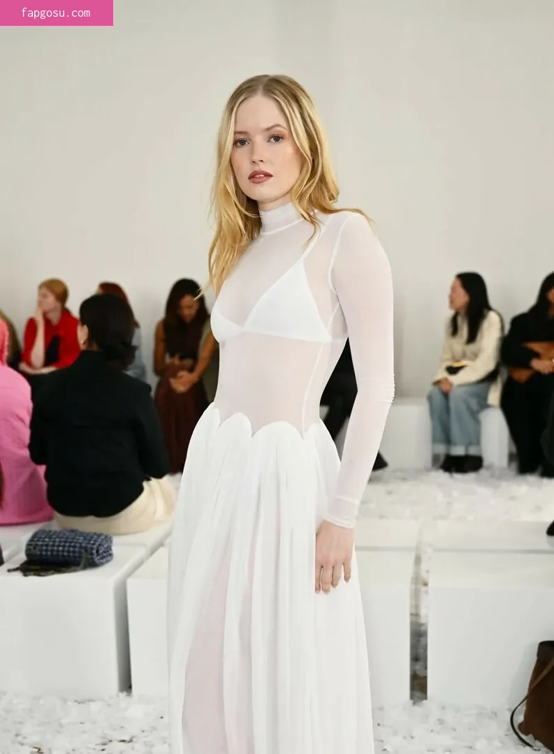 Ellie Bamber