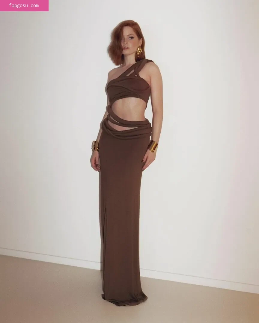 Ellie Bamber