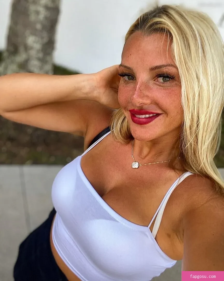 Evelyn Burdecki