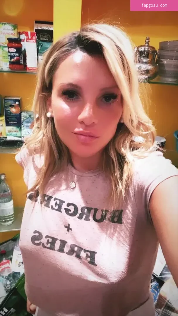 Evelyn Burdecki