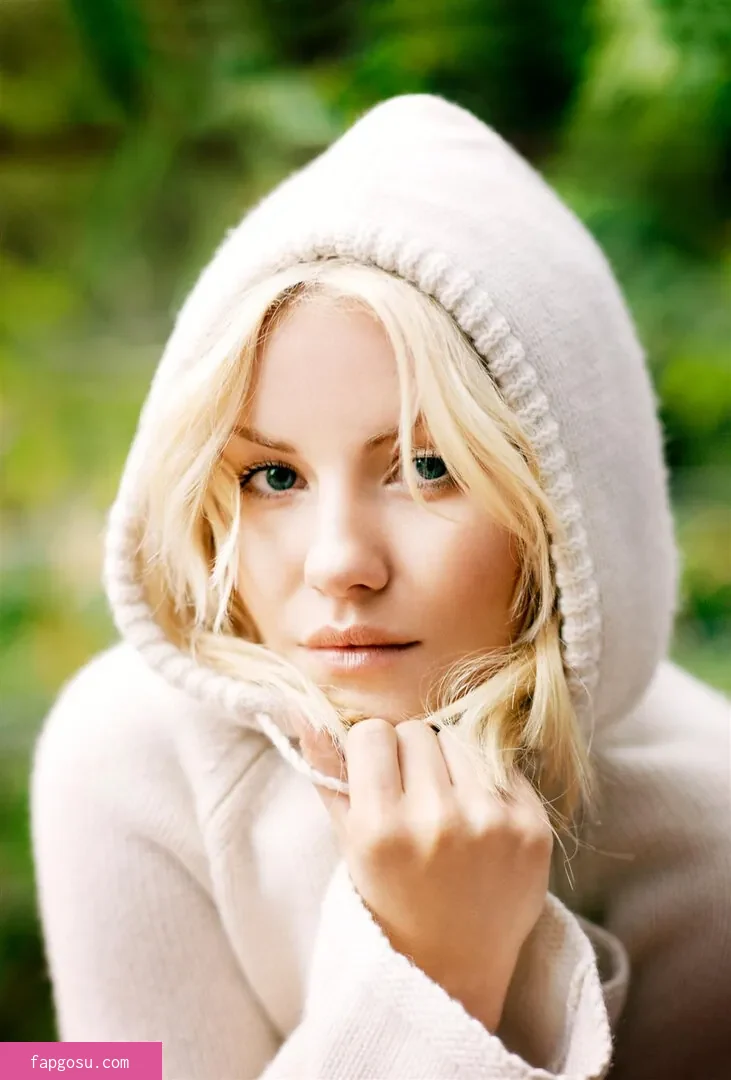 Elisha Cuthbert