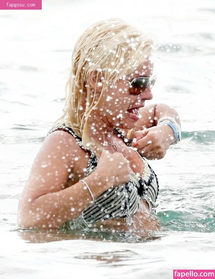 Elisha Cuthbert