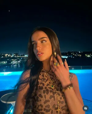 Ella Christo content