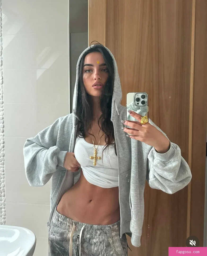 Ella Christo