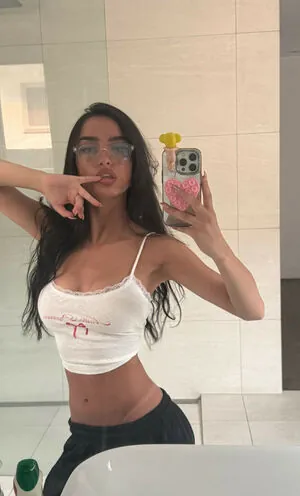 Ella Christo content