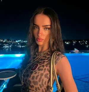 Ella Christo content