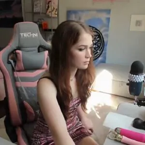 Evelyn Claire