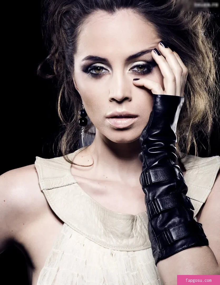 Eliza Dushku