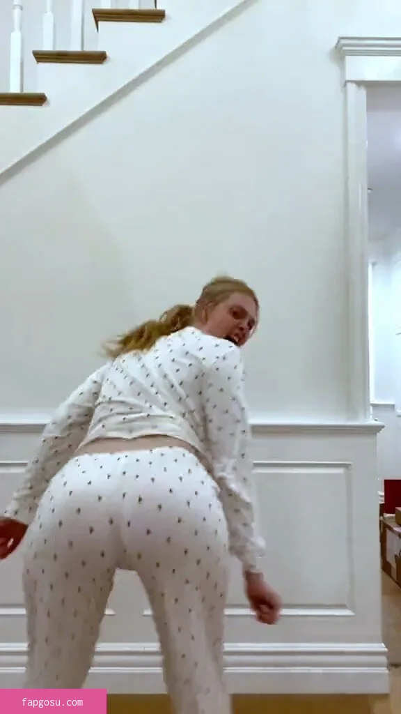 Elle Fanning