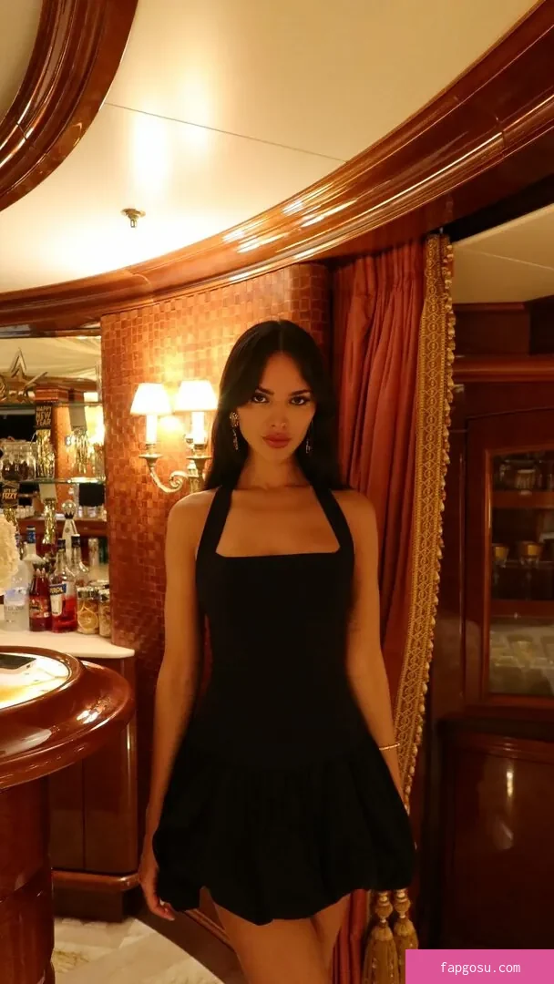 Eiza Gonzalez