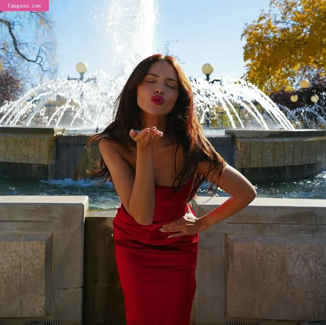 Eiza Gonzalez