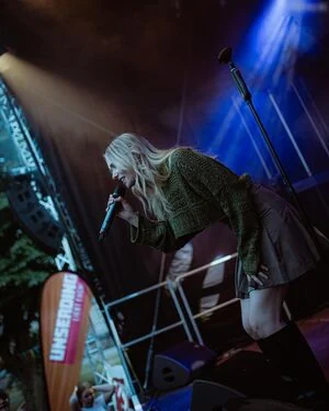 Esther Graf content