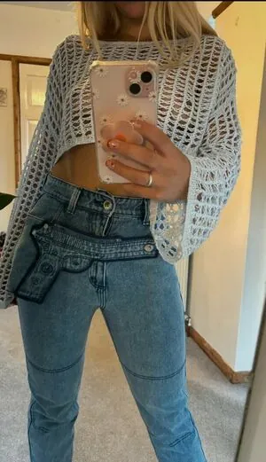 Elle Hill content