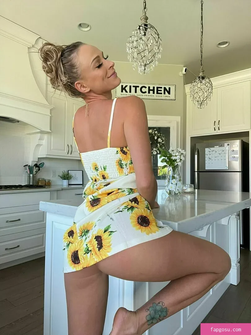 Emma Hix
