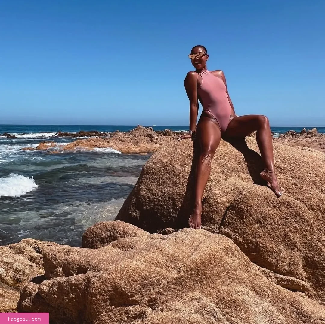Eniko Hart