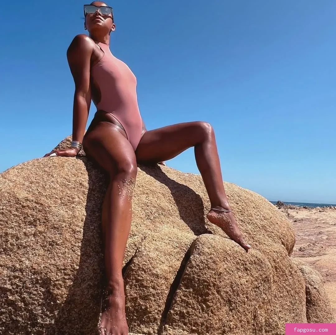 Eniko Hart