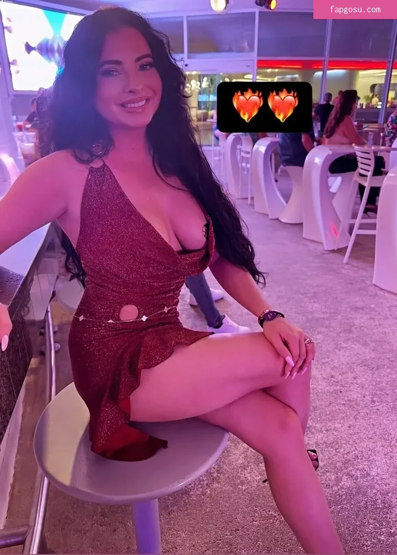 Elizabeth Jade