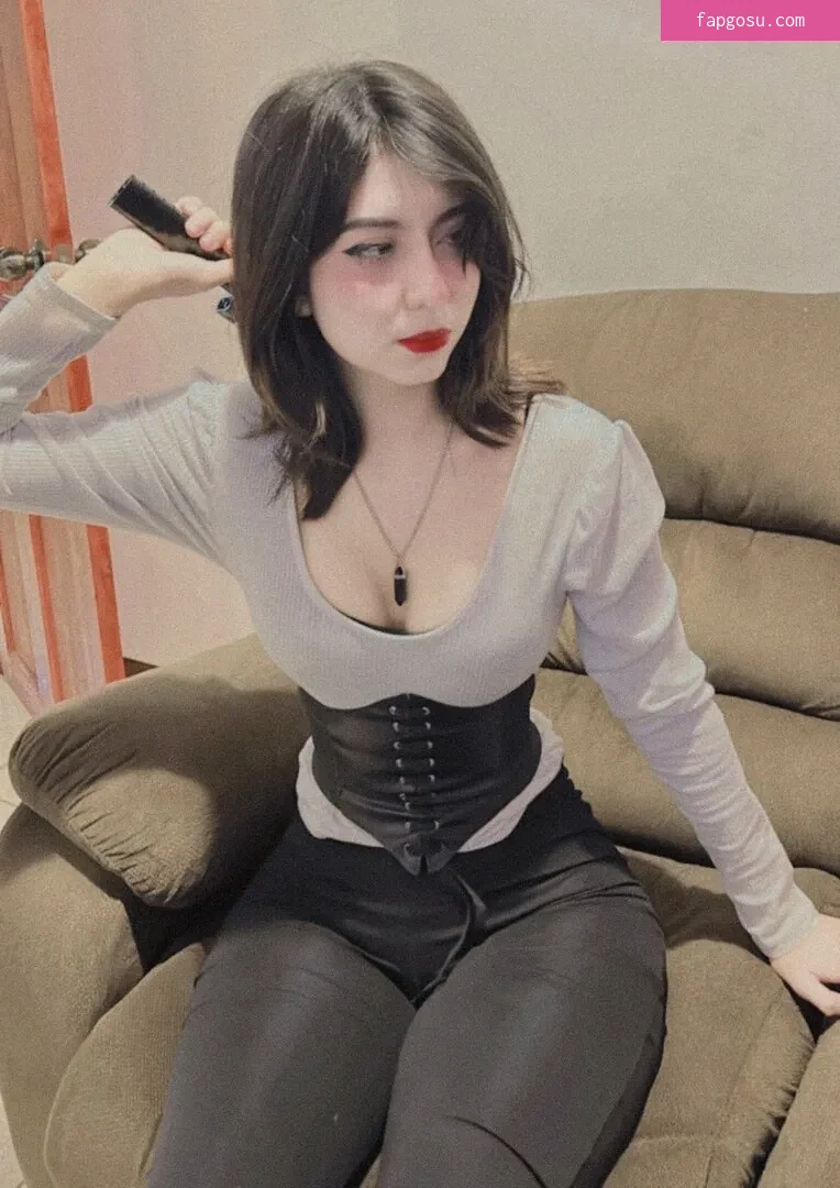 Elain3uwu