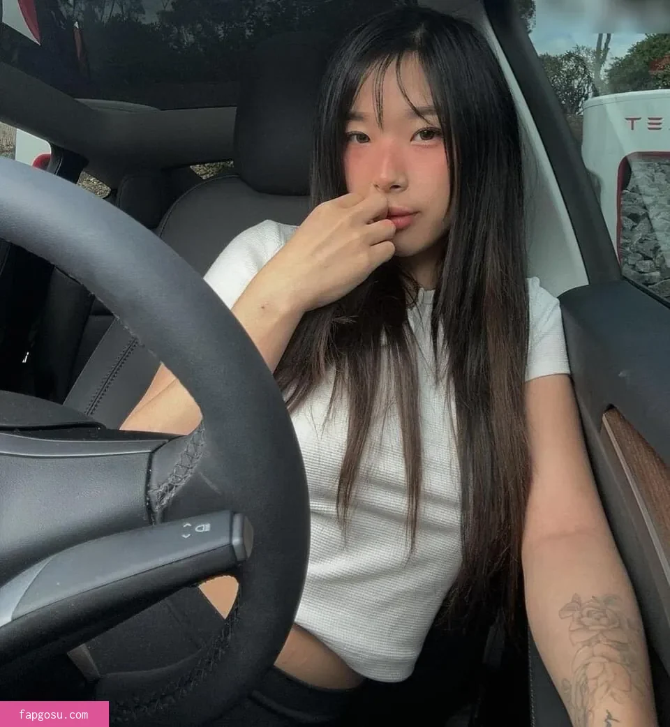 Elle Lee