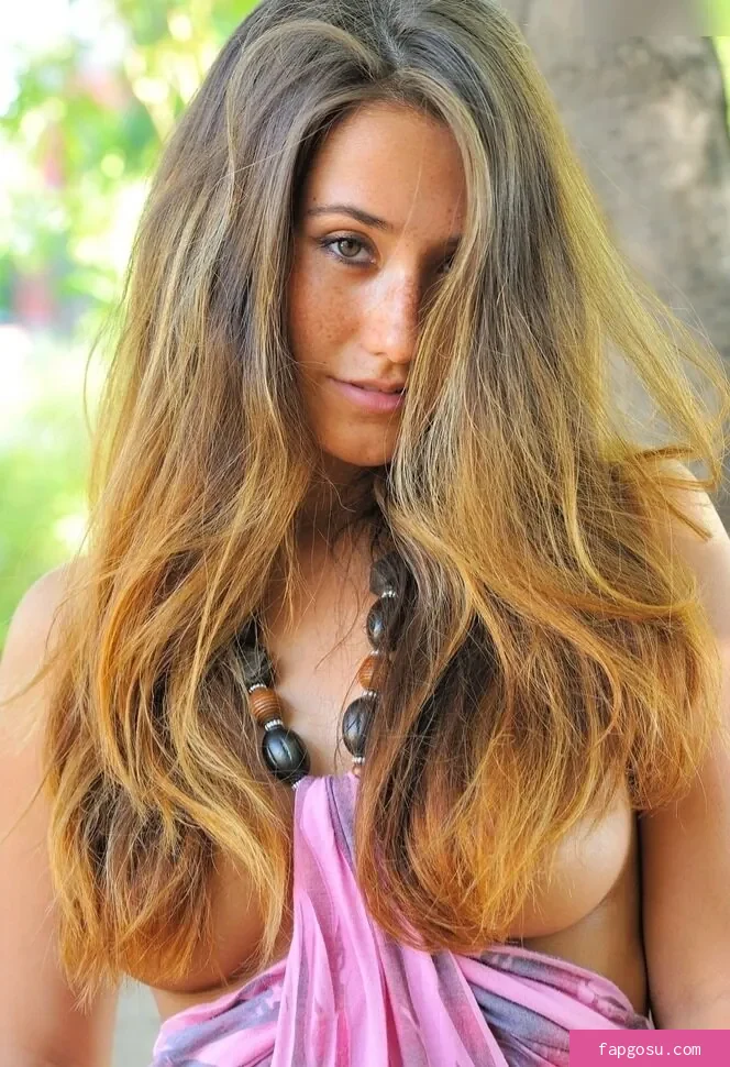 Eva Lovia