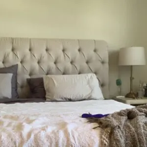 Eva Lovia content