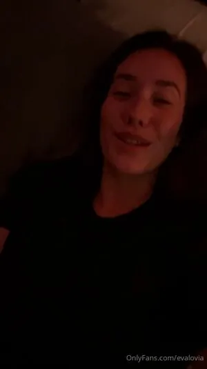 Eva Lovia content