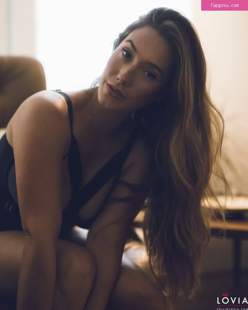Eva Lovia