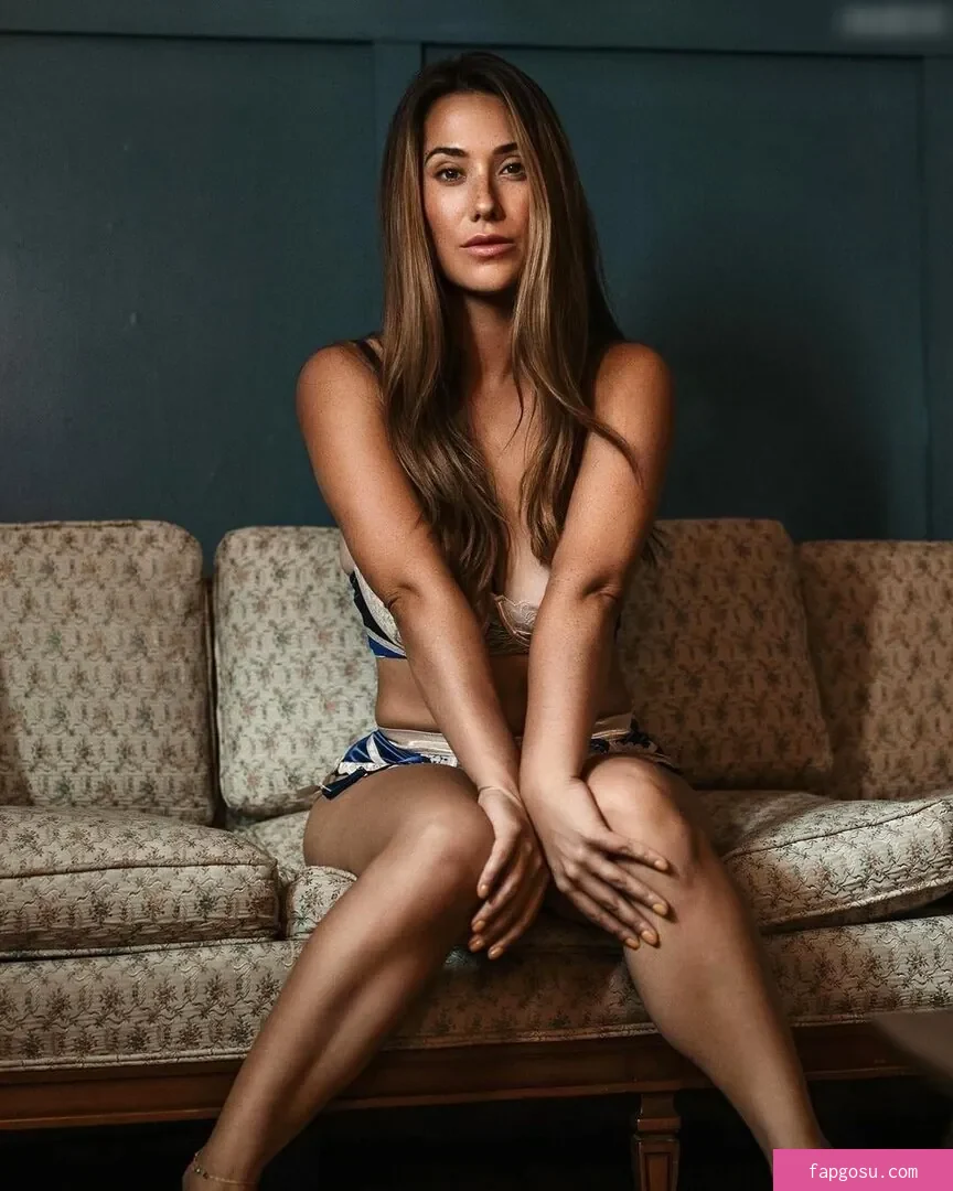 Eva Lovia