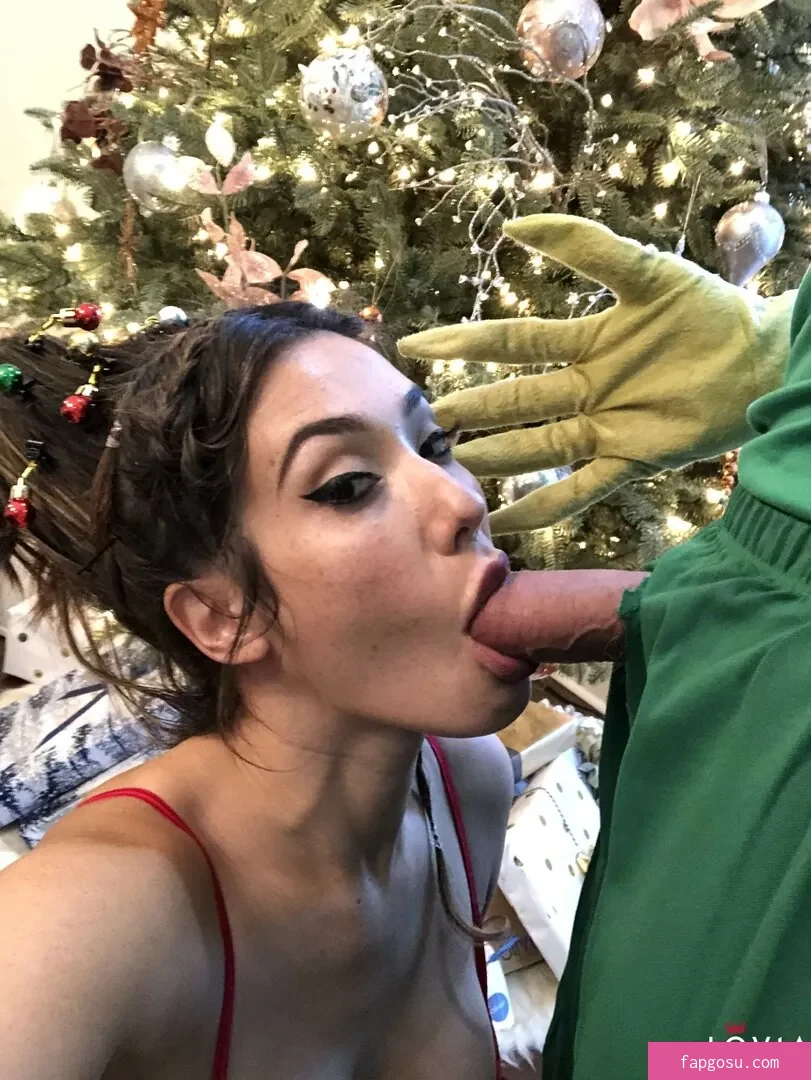 Eva Lovia