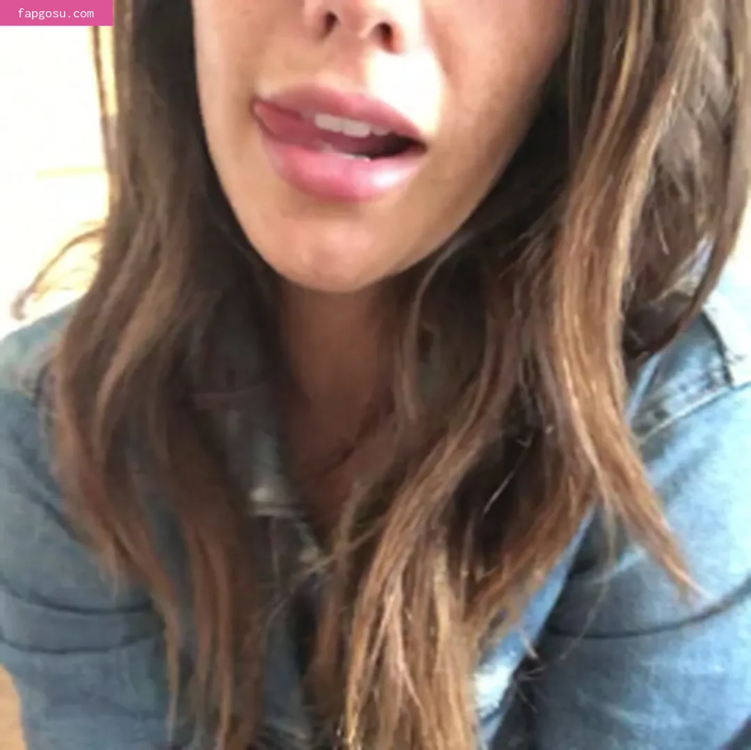 Eva Lovia