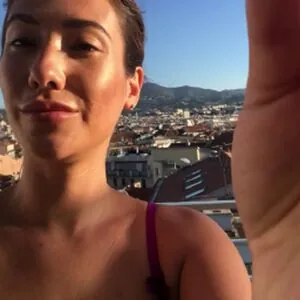 Eva Lovia content