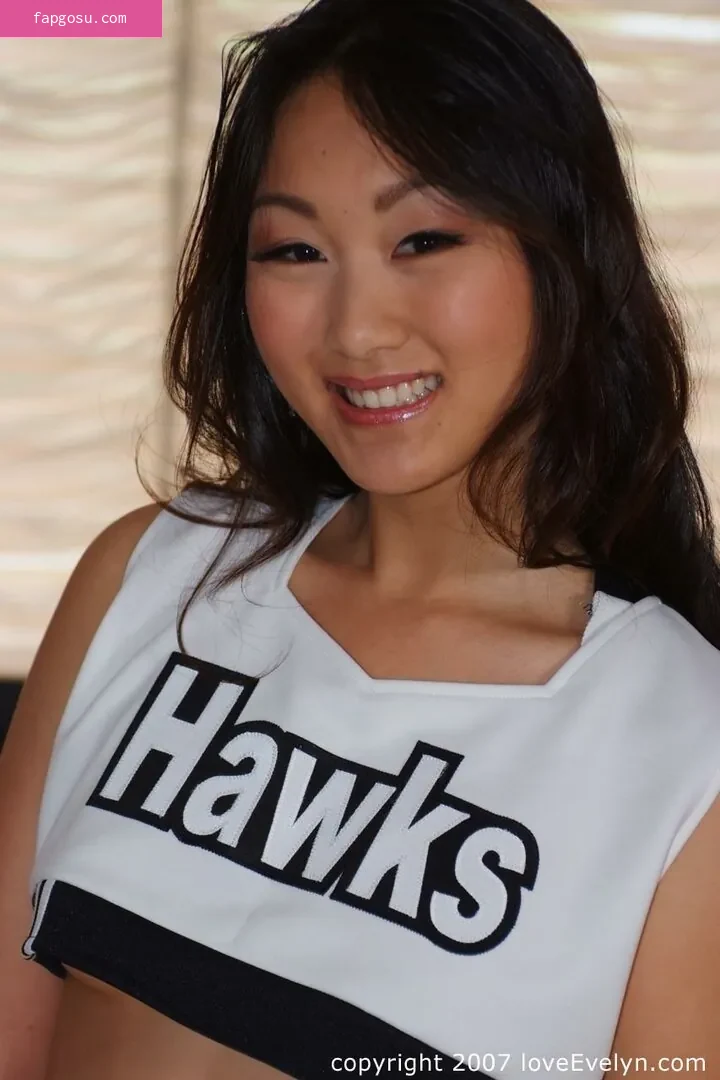 Evelyn Lin