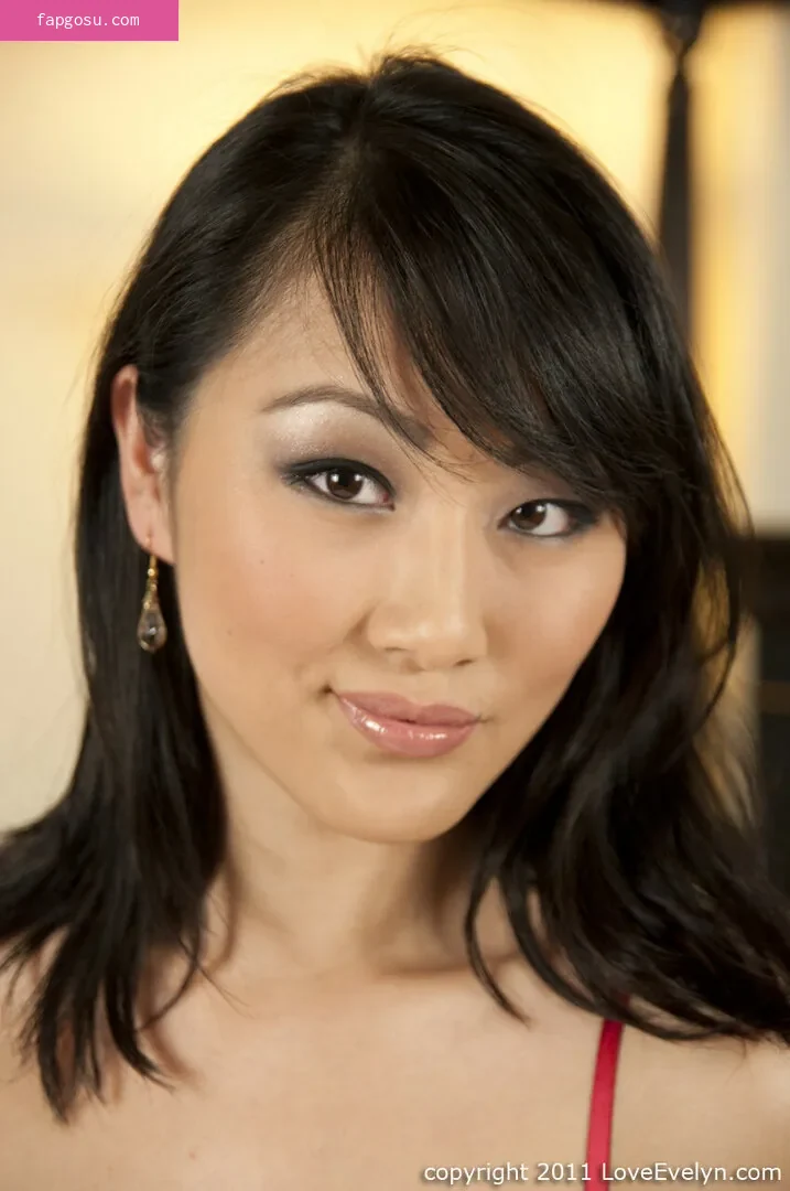 Evelyn Lin