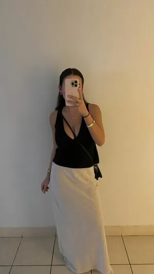 Ella Midgley content