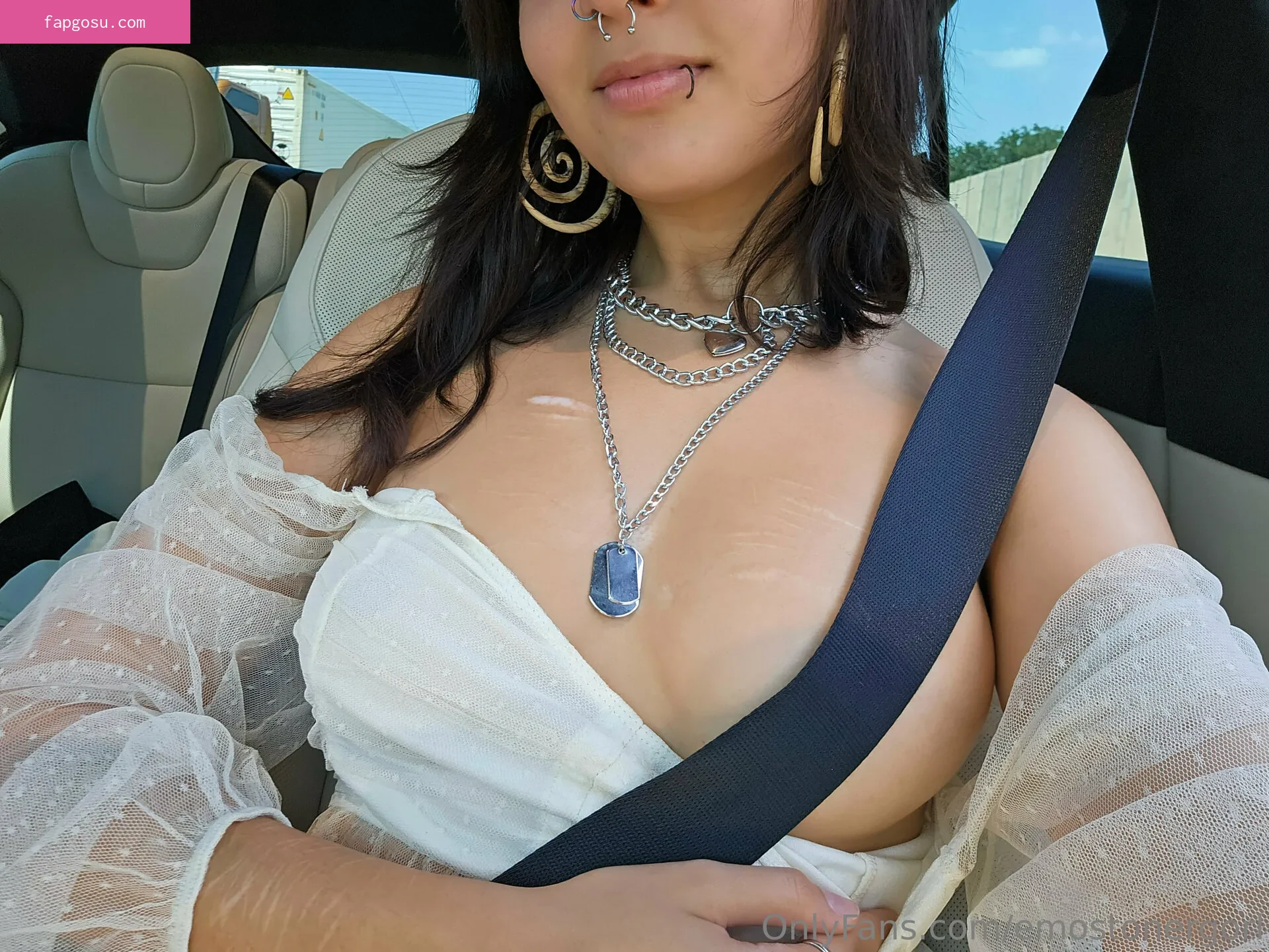 Emostonergorl