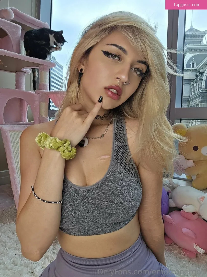 Emostonergorl