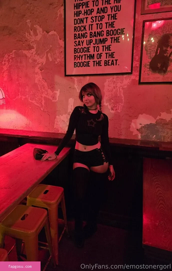 Emostonergorl