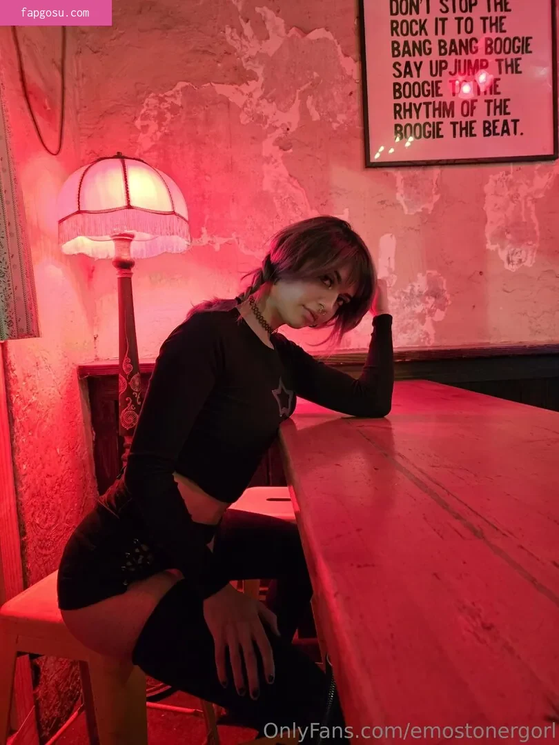 Emostonergorl