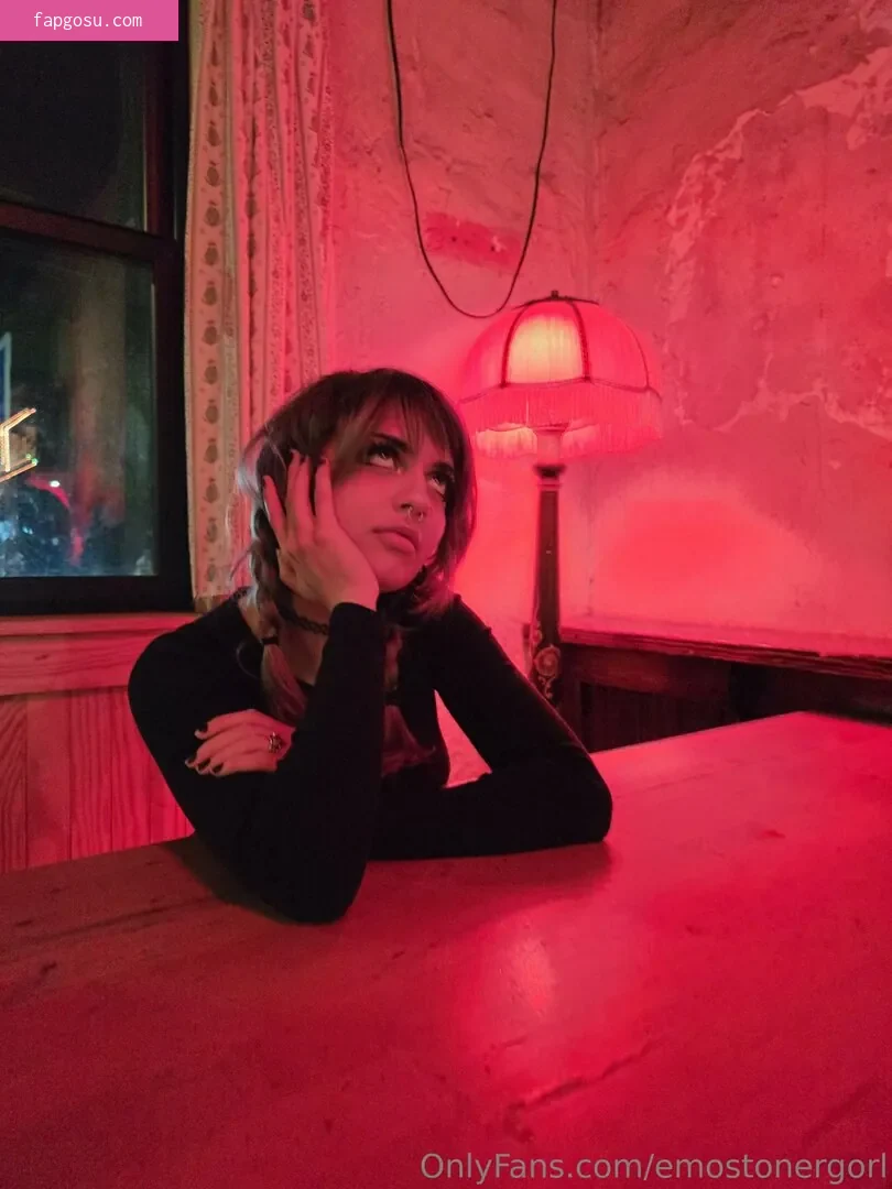 Emostonergorl